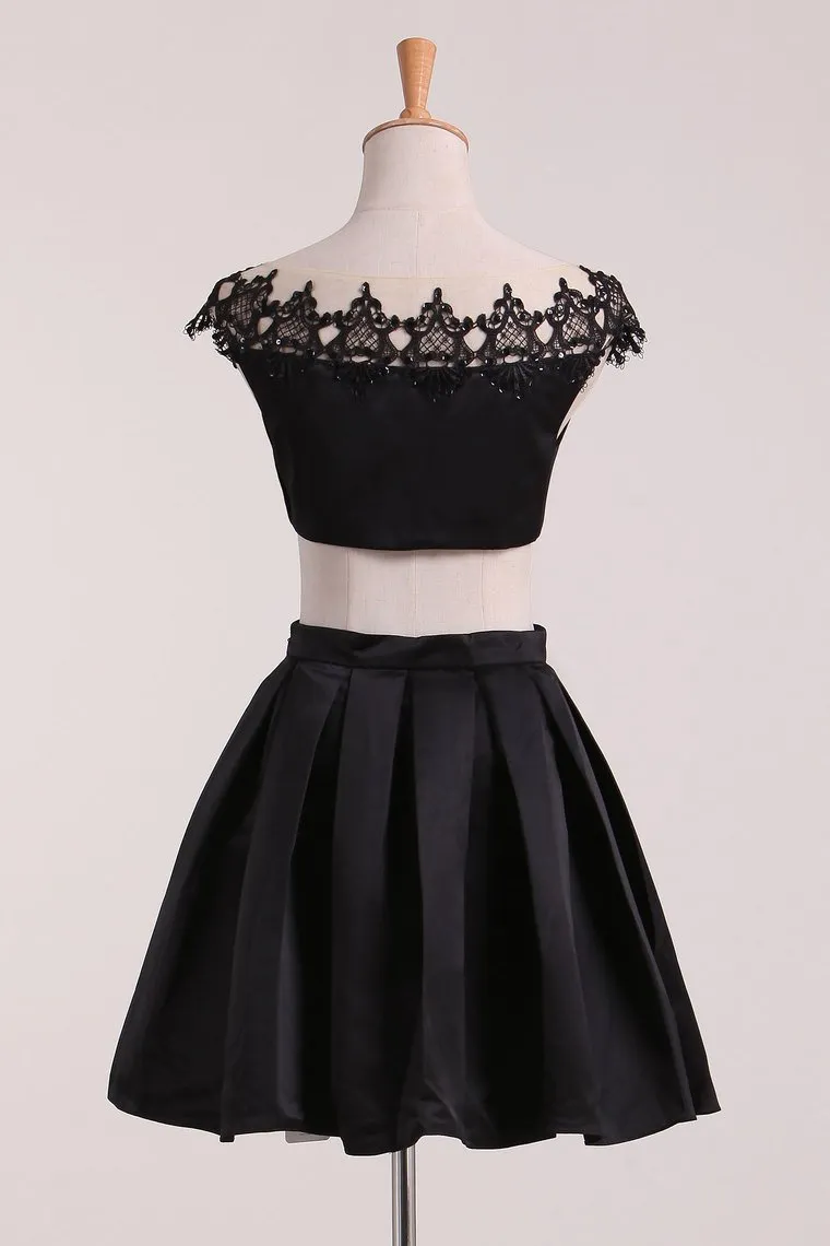 Bateau Satin Short/Mini A Line Homecoming Dresses