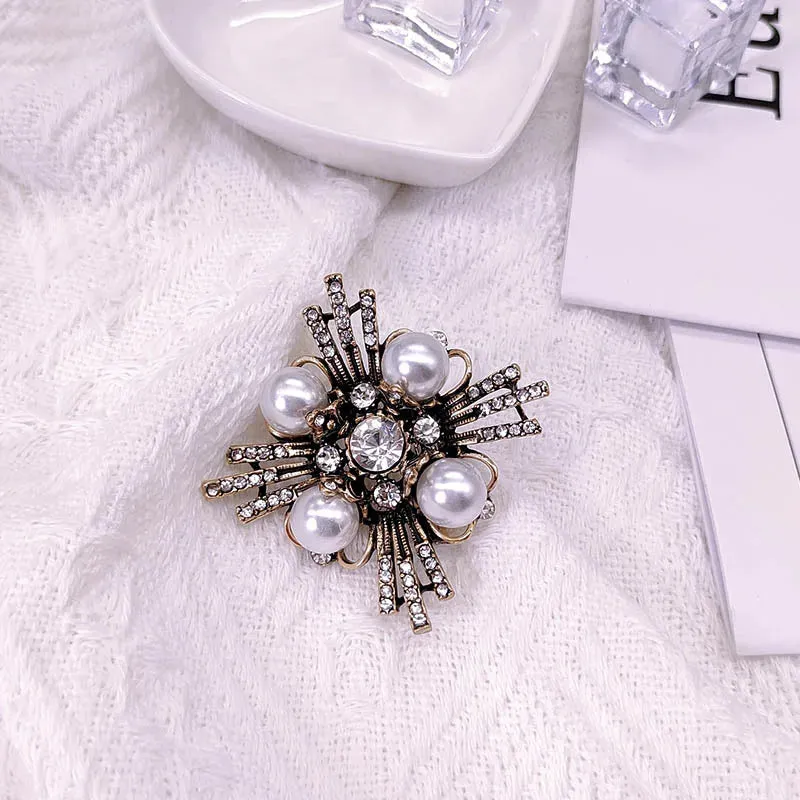 Buse Embroidery Brooch Pin