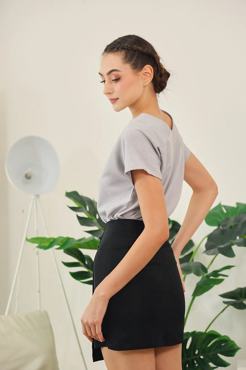 Danna V-Neck Relaxed Blouse in Grey Texture